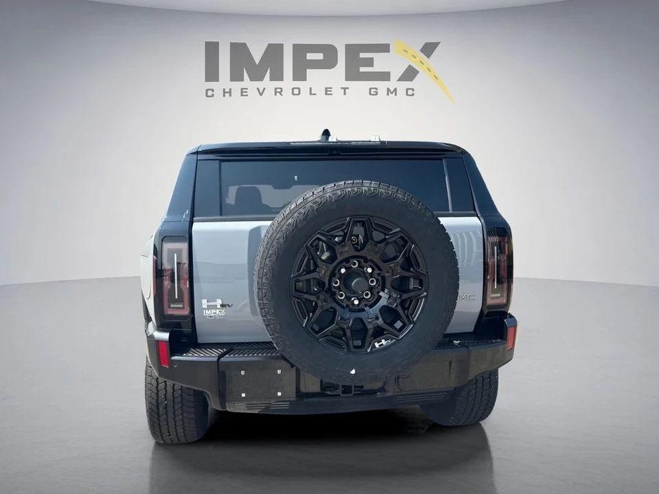 2025 GMC Hummer EV - Image 4 of 31