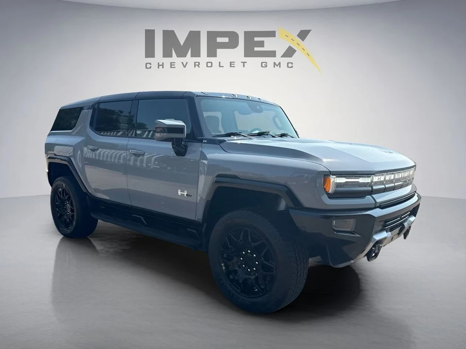 2025 GMC Hummer EV - Image 7 of 31