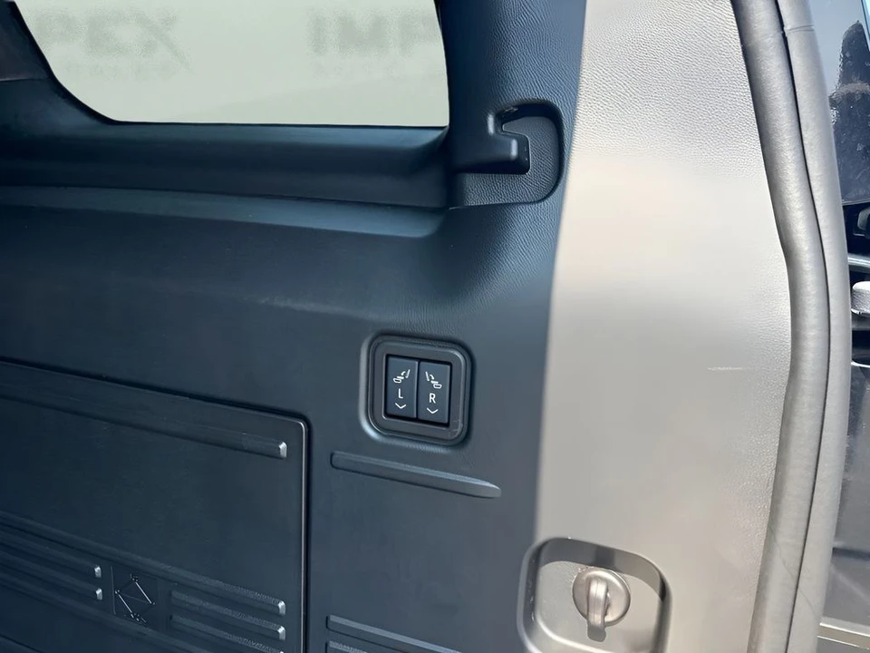 2025 GMC Hummer EV - Image 31 of 31