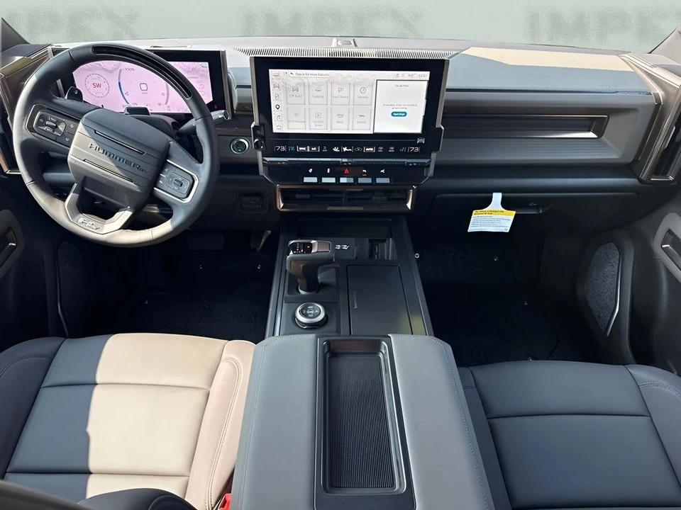 2025 GMC Hummer EV - Image 14 of 31