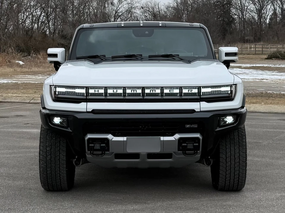 2025 GMC Hummer EV - Image 5 of 12