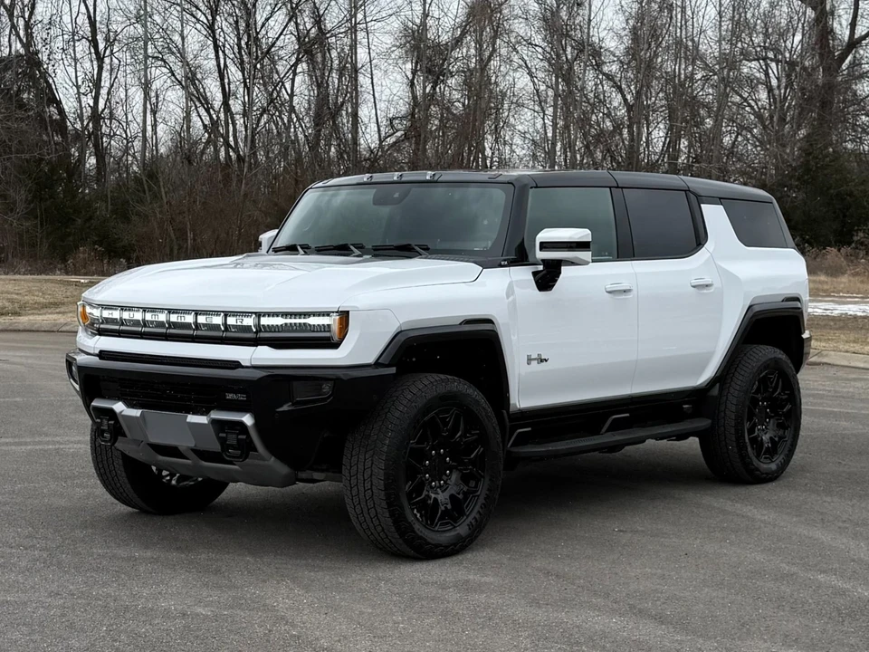 2025 GMC Hummer EV - Image 2 of 12