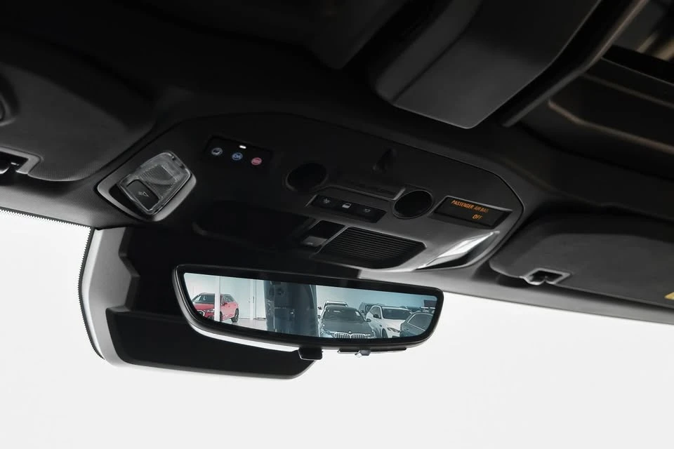2025 GMC Hummer EV - Image 13 of 20