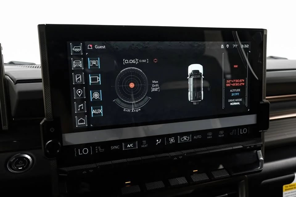 2025 GMC Hummer EV - Image 18 of 20