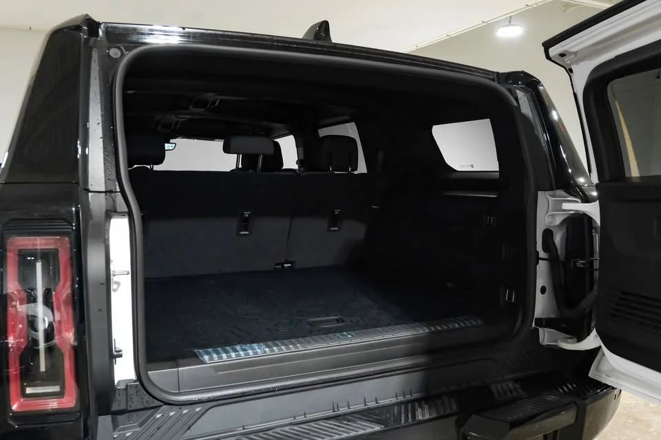 2025 GMC Hummer EV - Image 2 of 20