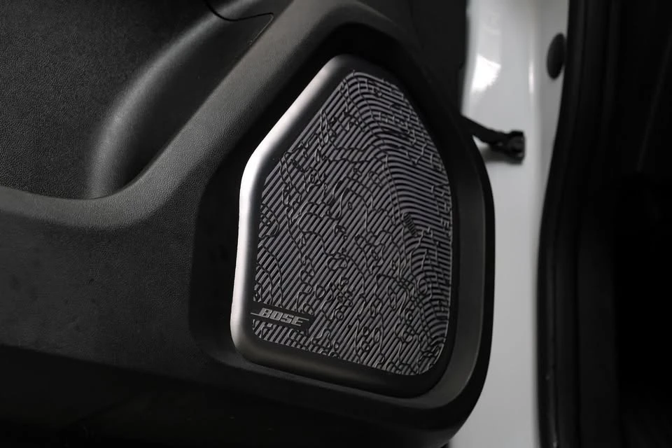 2025 GMC Hummer EV - Image 17 of 20