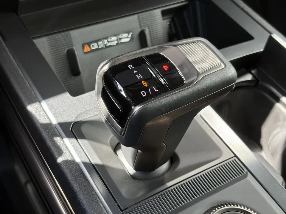 2025 GMC Hummer EV - Image 18 of 20