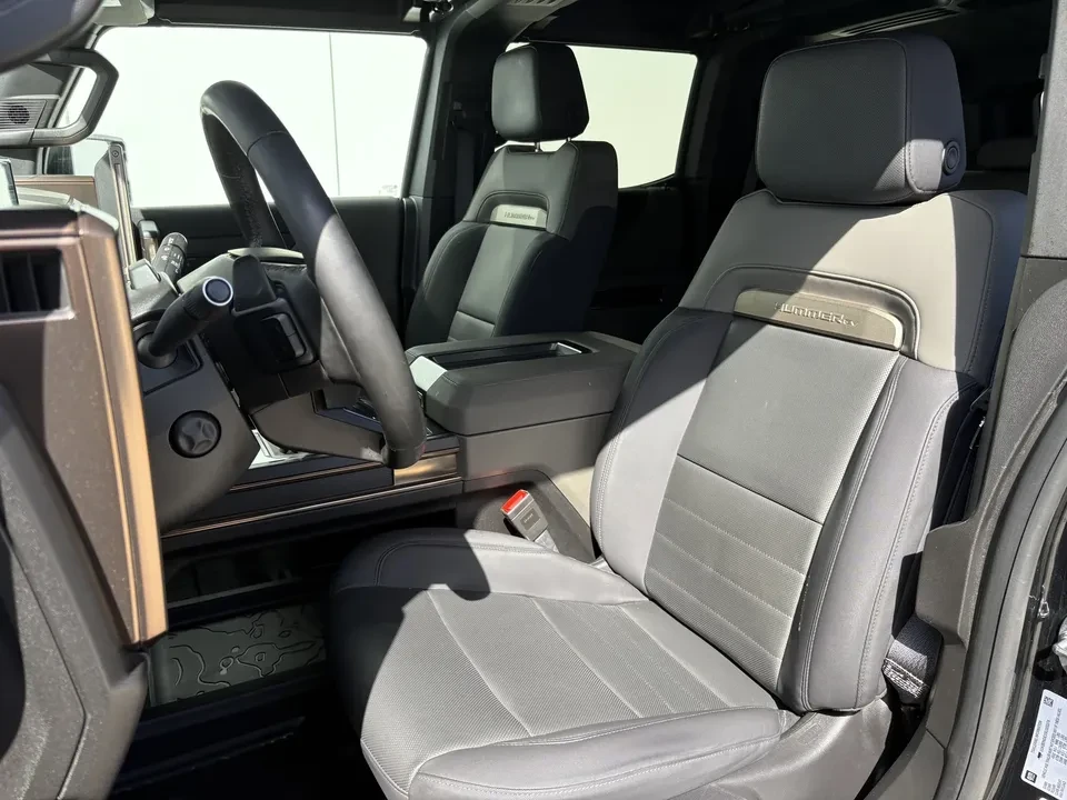2025 GMC Hummer EV - Image 7 of 20