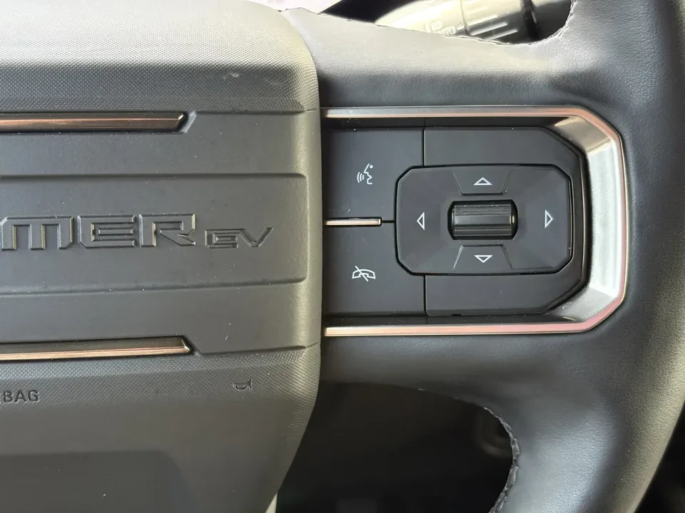2025 GMC Hummer EV - Image 14 of 20
