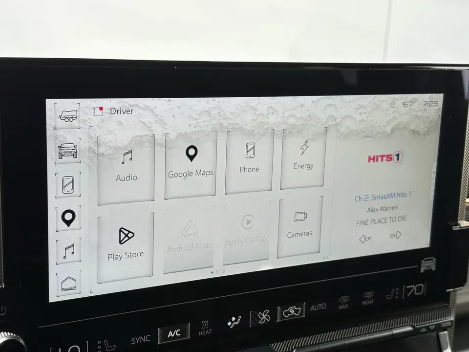 2025 GMC Hummer EV - Image 16 of 20