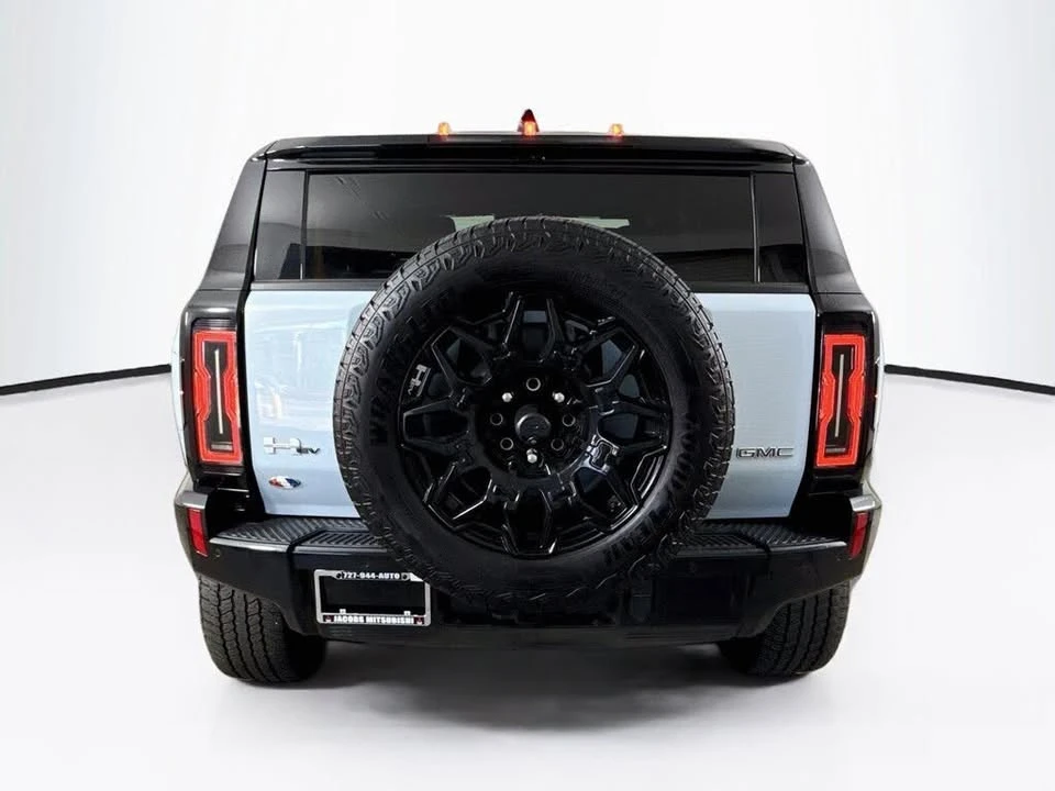 2025 GMC Hummer EV - Image 4 of 16