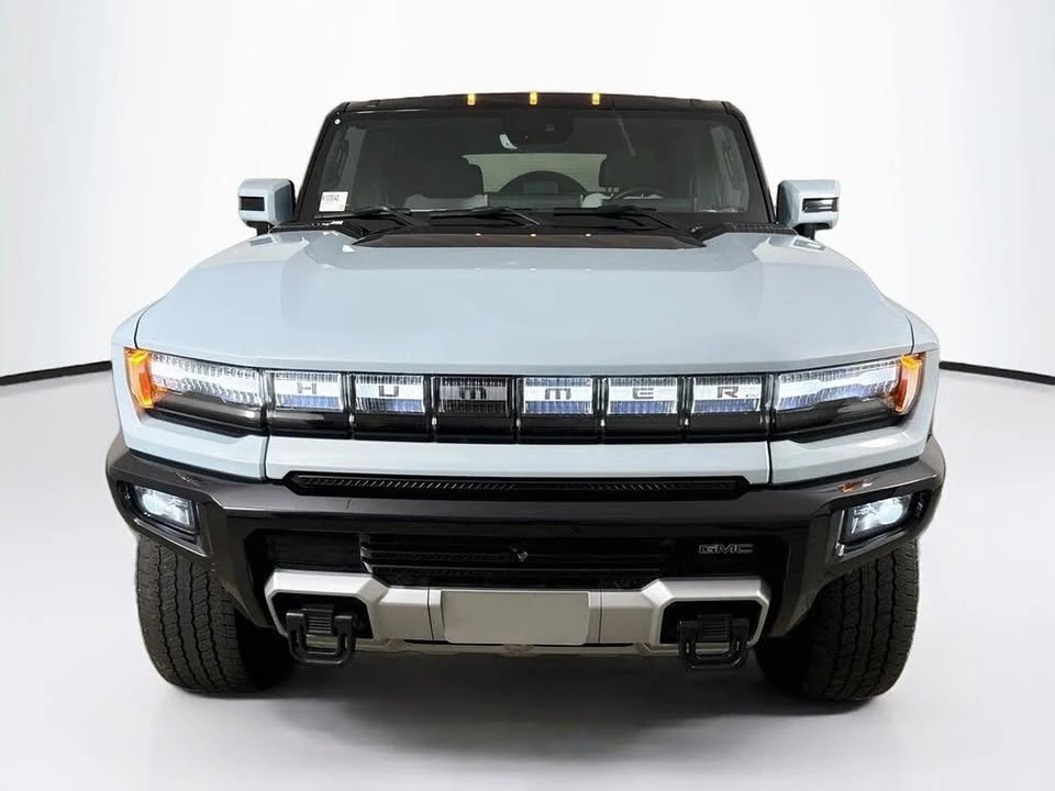 2025 GMC Hummer EV - Image 7 of 16