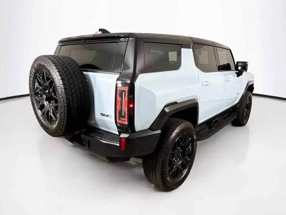 2025 GMC Hummer EV - Image 5 of 16