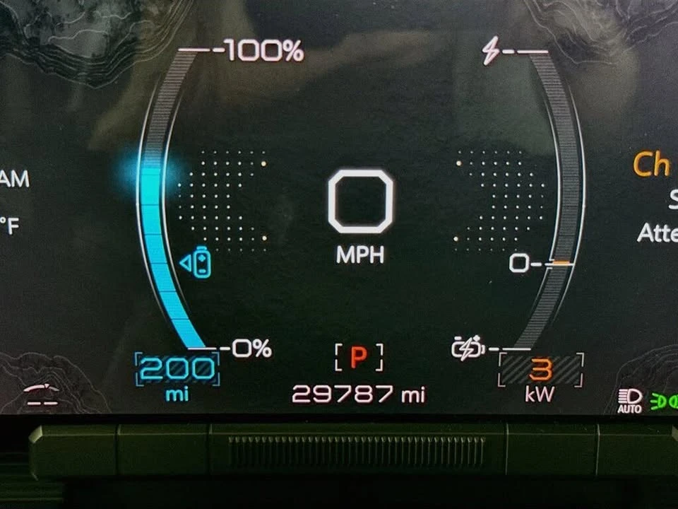 2025 GMC Hummer EV - Image 9 of 16