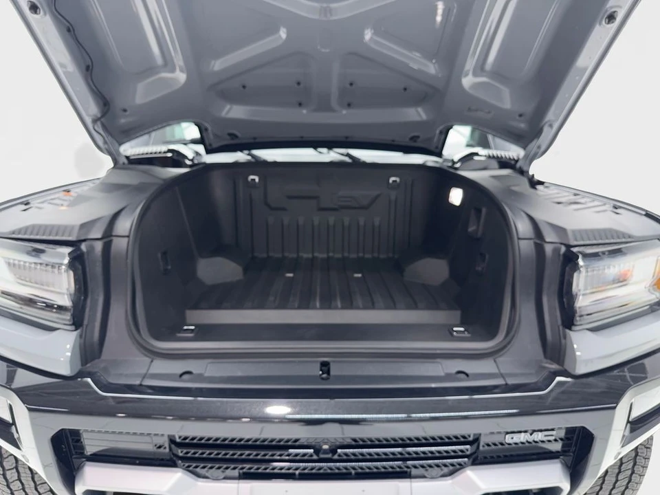 2025 GMC Hummer EV - Image 14 of 21