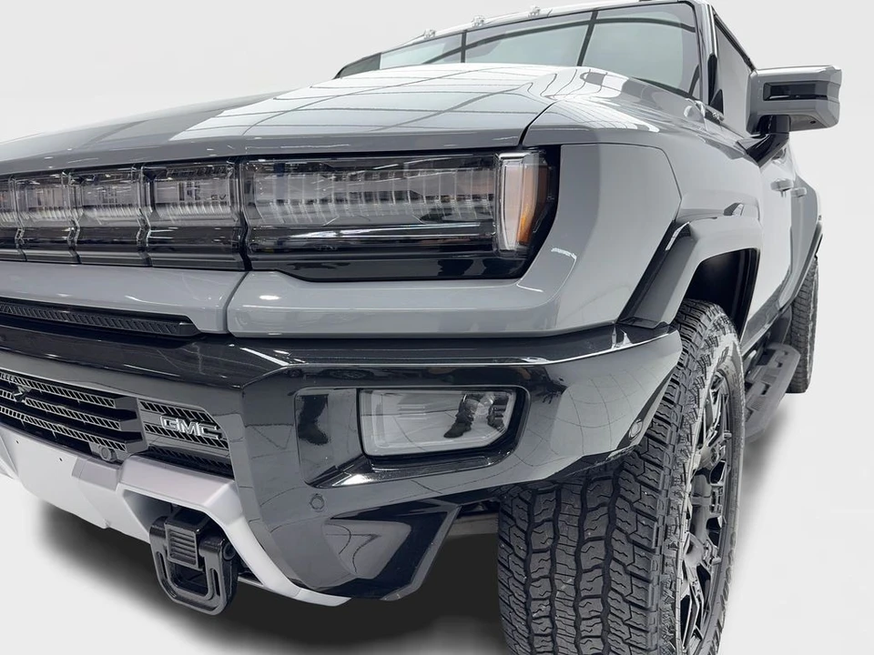 2025 GMC Hummer EV - Image 5 of 12