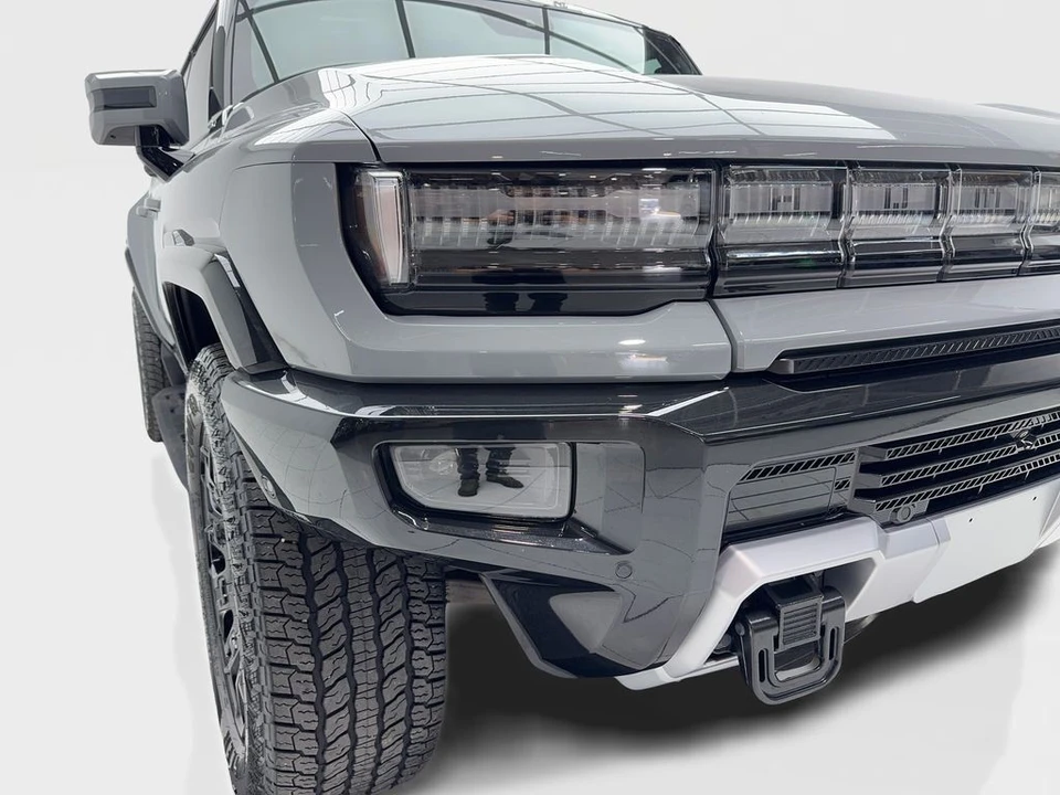 2025 GMC Hummer EV - Image 4 of 12