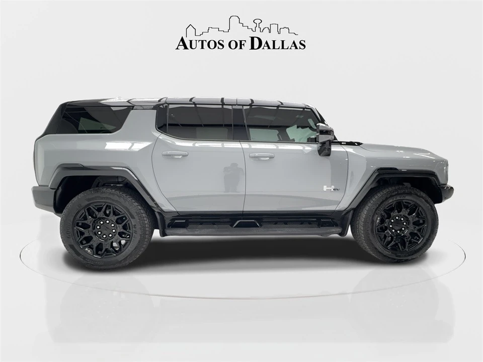 2025 GMC Hummer EV - Image 9 of 12