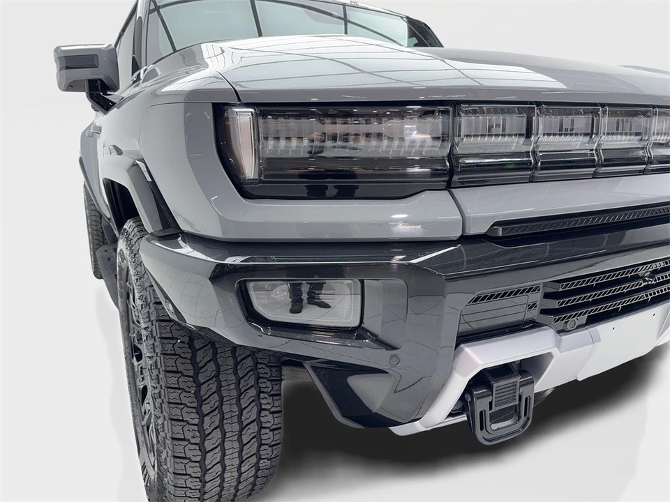 2025 GMC Hummer EV - Image 4 of 12