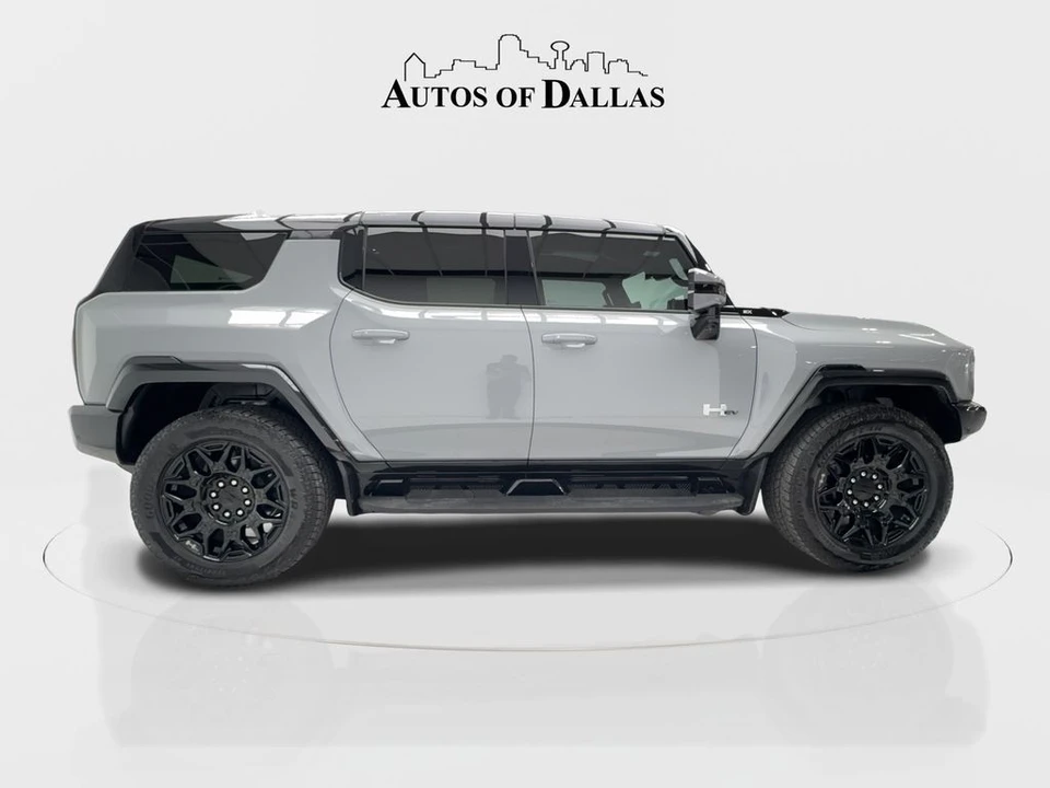 2025 GMC Hummer EV - Image 9 of 21