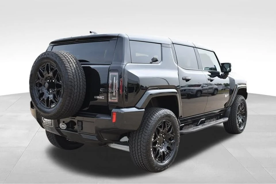 2025 GMC Hummer EV - Image 8 of 20