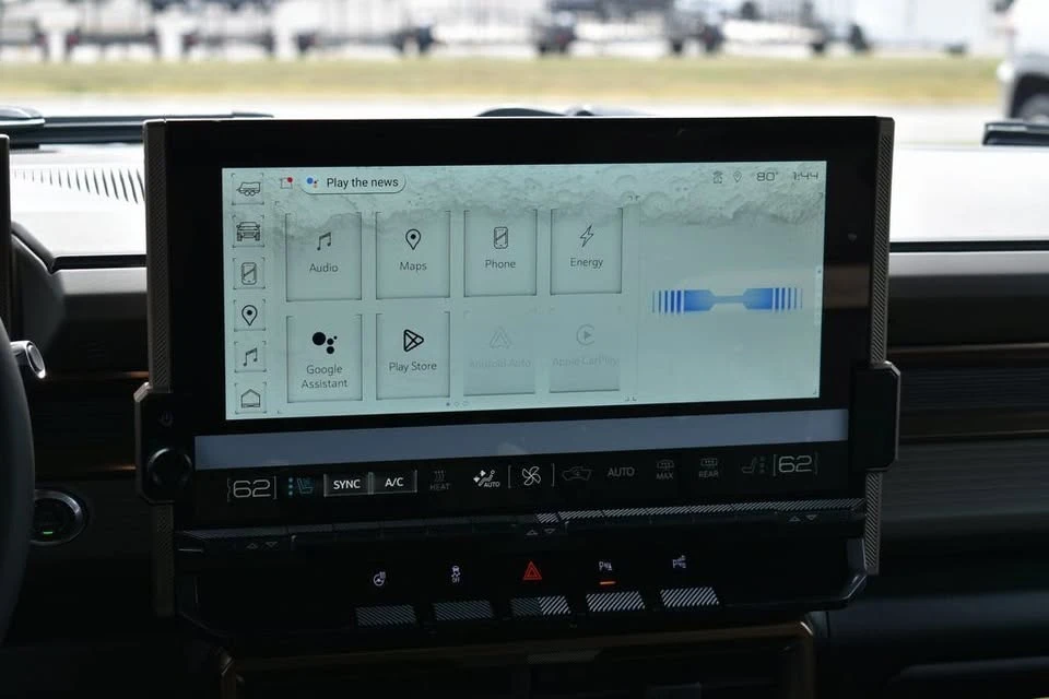 2025 GMC Hummer EV - Image 19 of 20