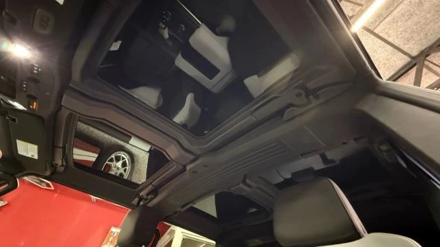 2025 GMC Hummer EV - Image 19 of 21