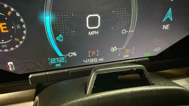 2025 GMC Hummer EV - Image 14 of 21