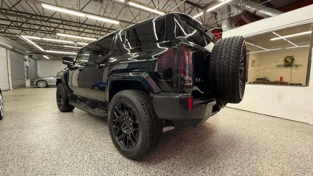 2025 GMC Hummer EV - Image 20 of 21