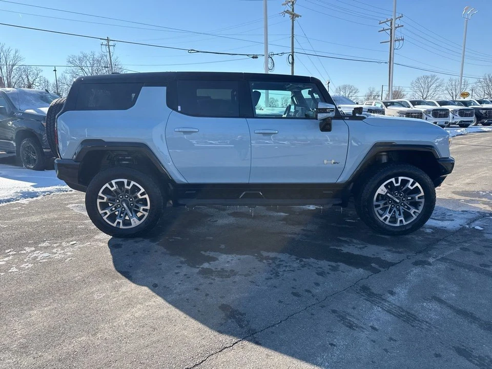 2025 GMC Hummer EV - Image 6 of 12