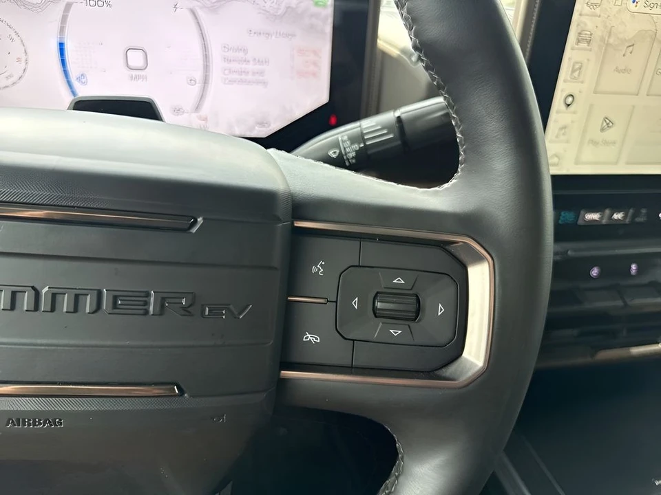 2025 GMC Hummer EV - Image 27 of 31