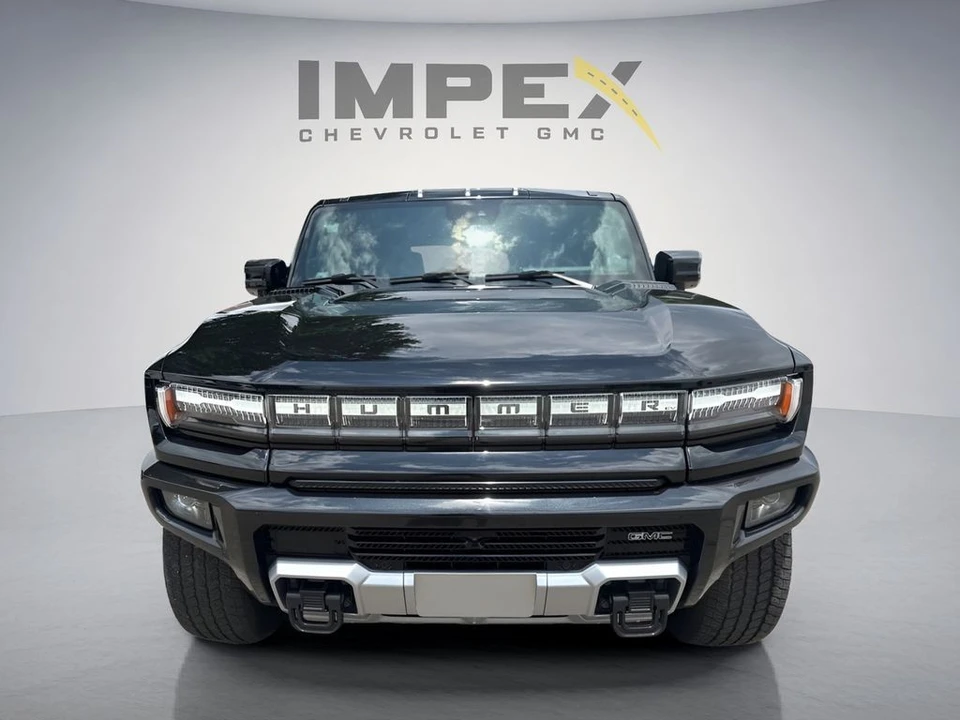 2025 GMC Hummer EV - Image 8 of 31