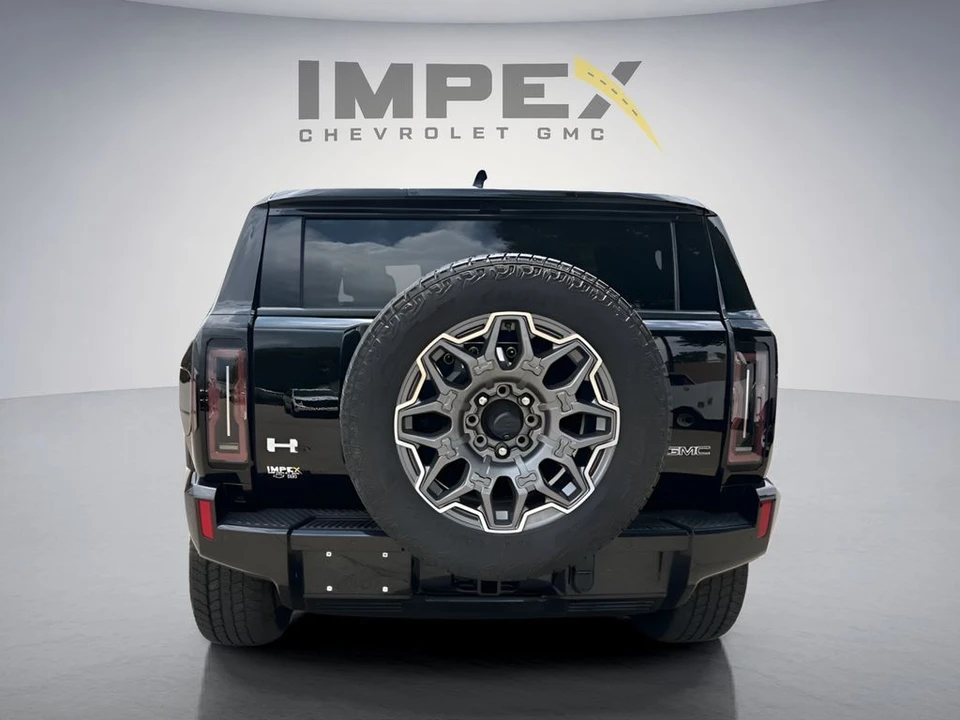 2025 GMC Hummer EV - Image 4 of 31
