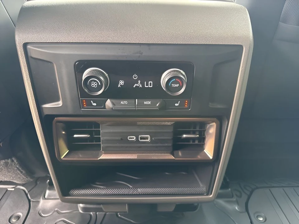 2025 GMC Hummer EV - Image 31 of 31