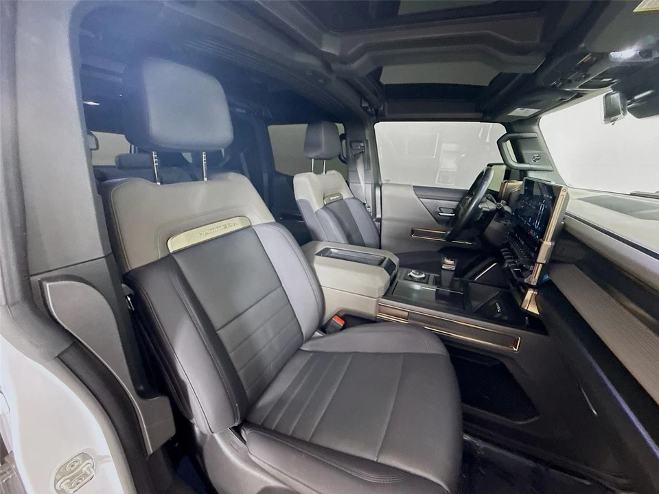 2025 GMC Hummer EV - Image 21 of 21