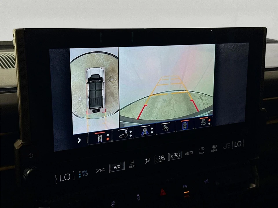 2025 GMC Hummer EV - Image 9 of 21