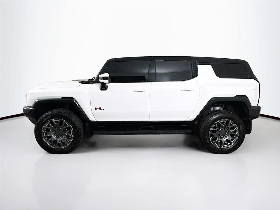 2025 GMC Hummer EV - Image 12 of 14