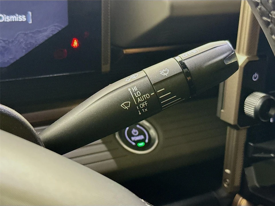 2025 GMC Hummer EV - Image 5 of 21