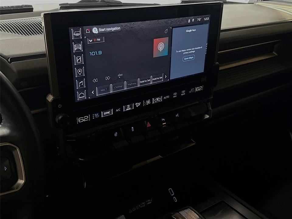 2025 GMC Hummer EV - Image 9 of 14