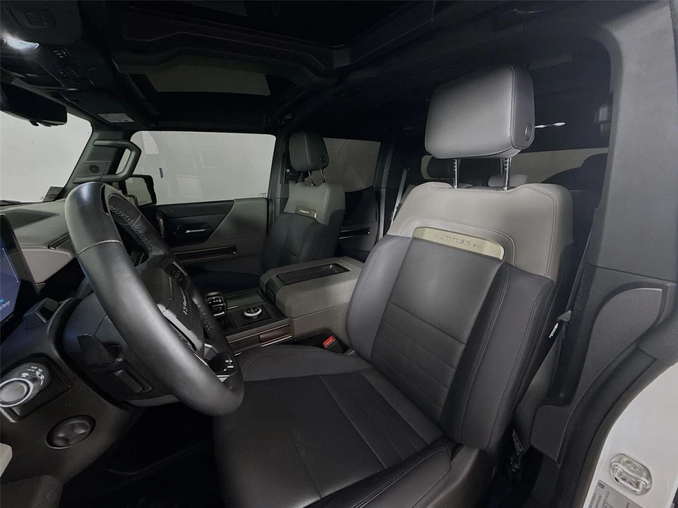 2025 GMC Hummer EV - Image 4 of 14