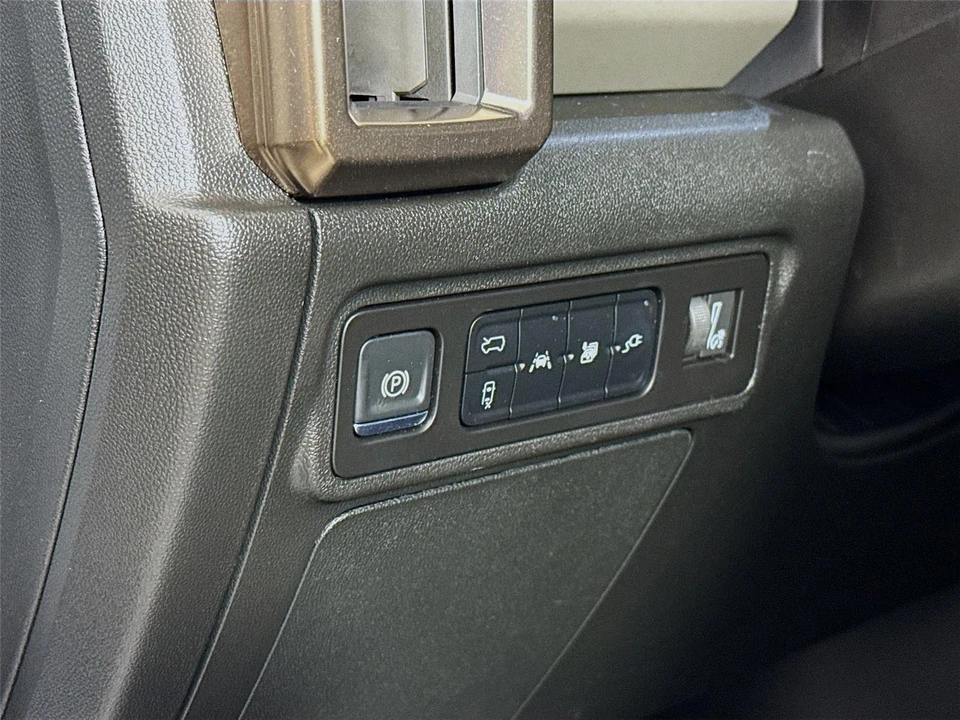 2025 GMC Hummer EV - Image 2 of 21
