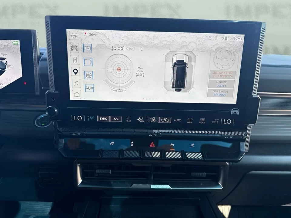2025 GMC Hummer EV - Image 11 of 15
