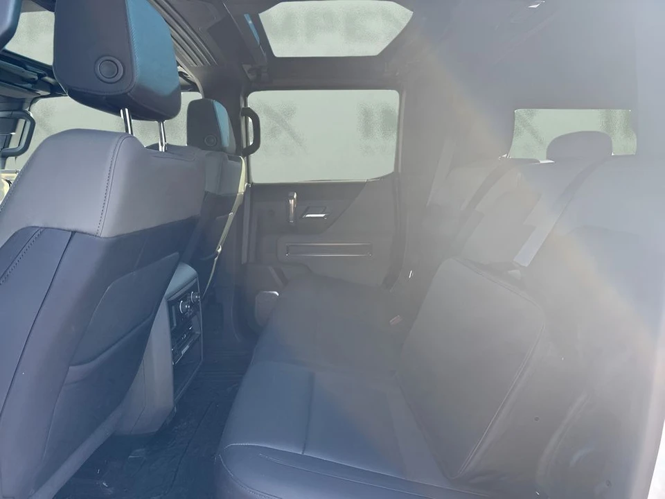 2025 GMC Hummer EV - Image 9 of 15