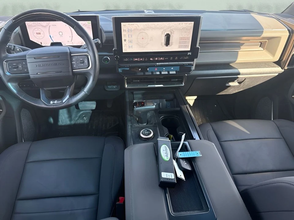 2025 GMC Hummer EV - Image 10 of 15