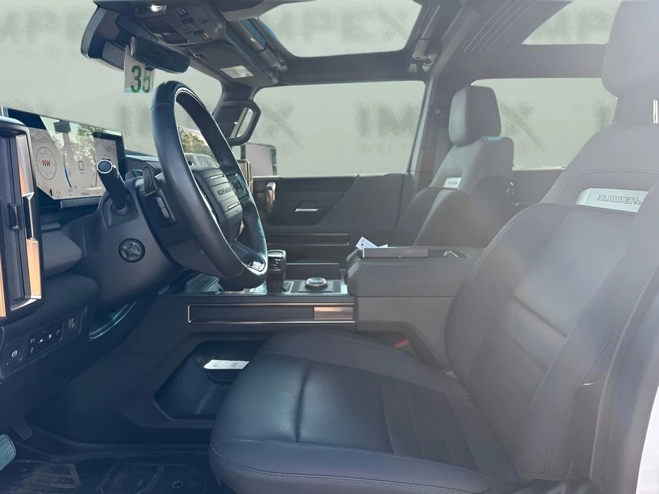 2025 GMC Hummer EV - Image 12 of 15