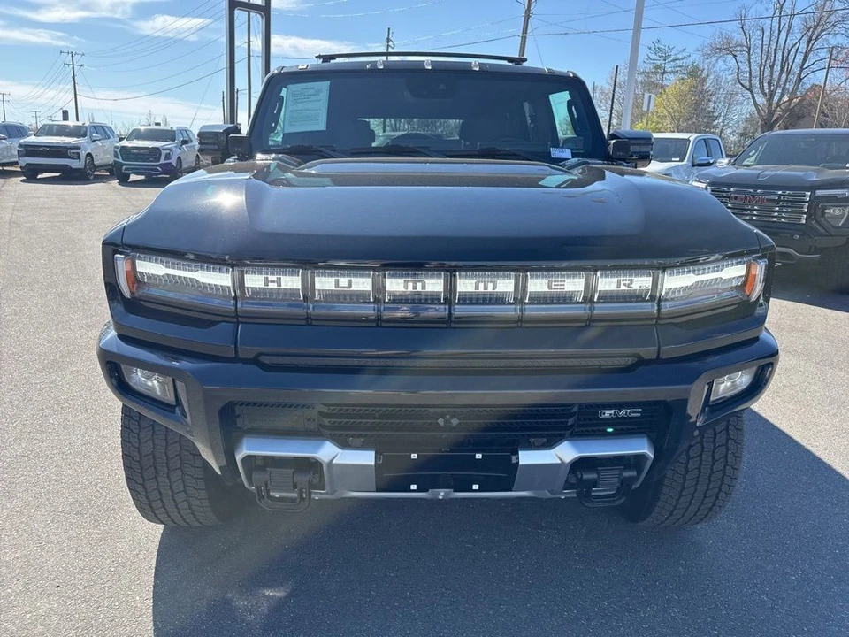 2025 GMC Hummer EV - Image 8 of 21
