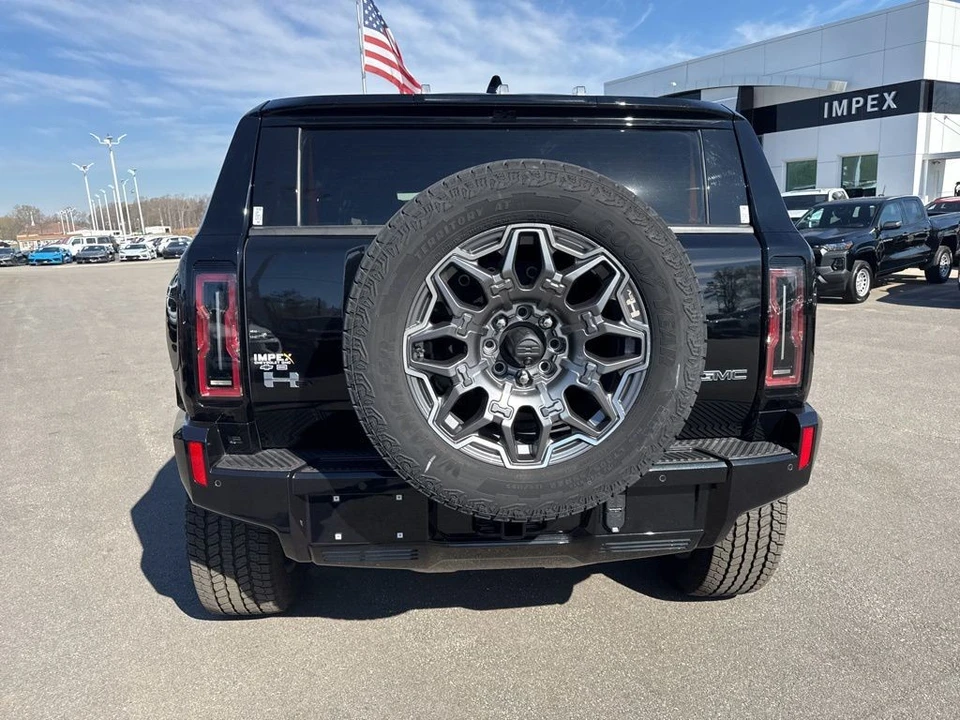 2025 GMC Hummer EV - Image 4 of 21
