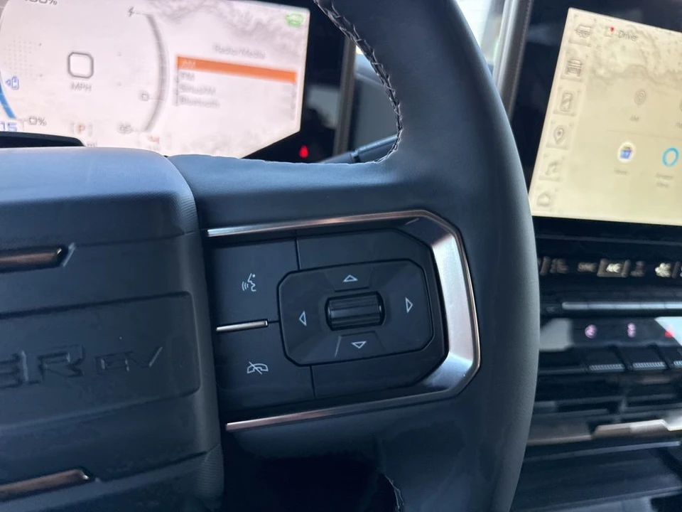 2025 GMC Hummer EV - Image 17 of 21