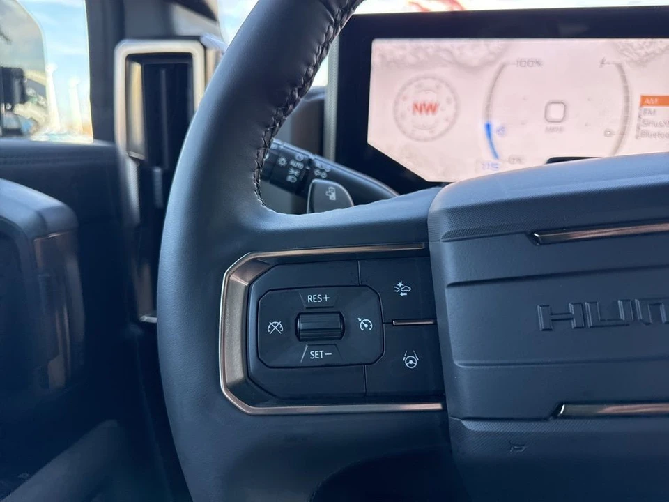 2025 GMC Hummer EV - Image 16 of 21