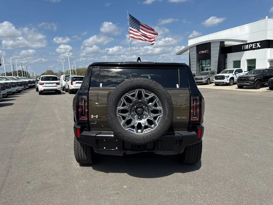 2025 GMC Hummer EV - Image 4 of 21